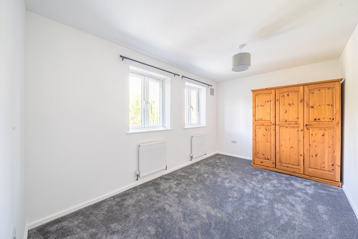 House Holyrood Crescent in St Albans