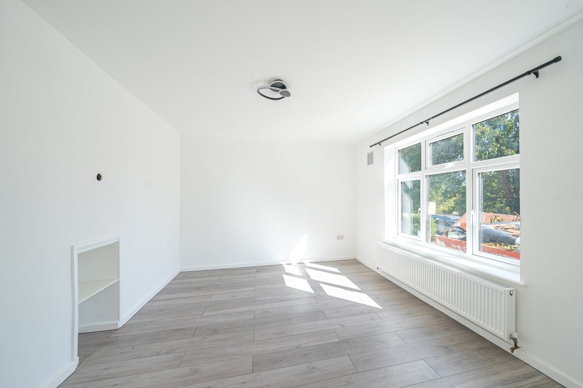 House Holyrood Crescent in St Albans