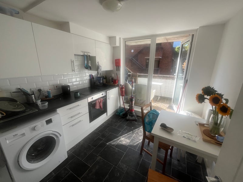 Room Talbot Road in City of Westminster