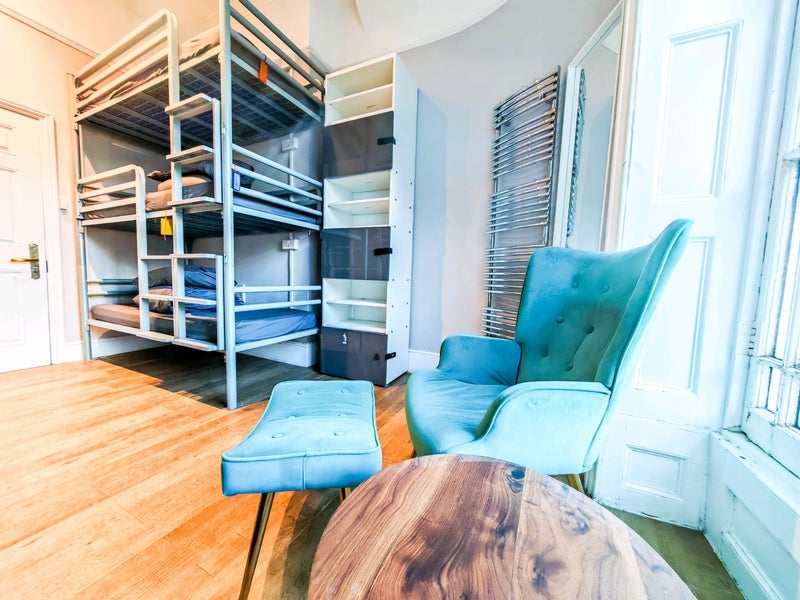 Room City Road in Greater London
