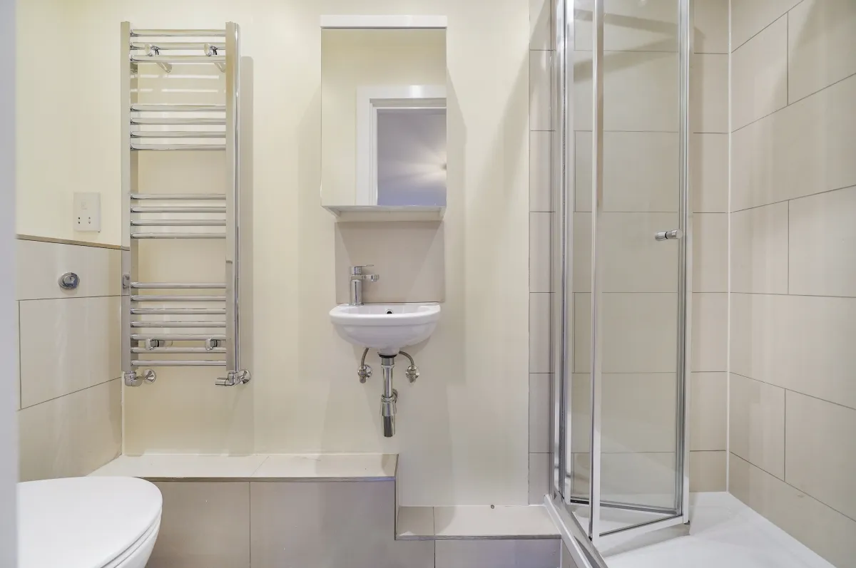 Flat Cephas Avenue in Greater London