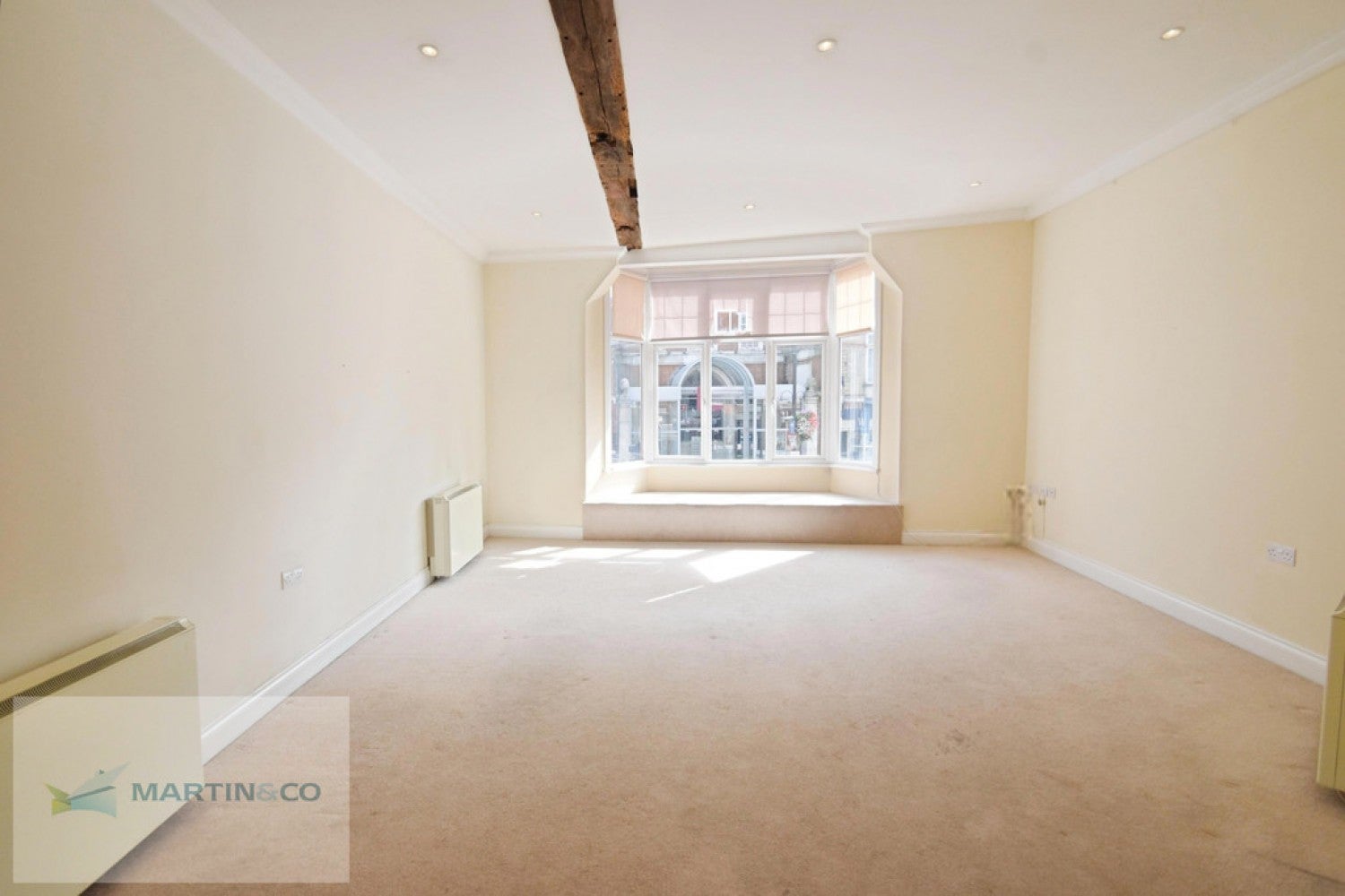 Flat South Street in Mole Valley