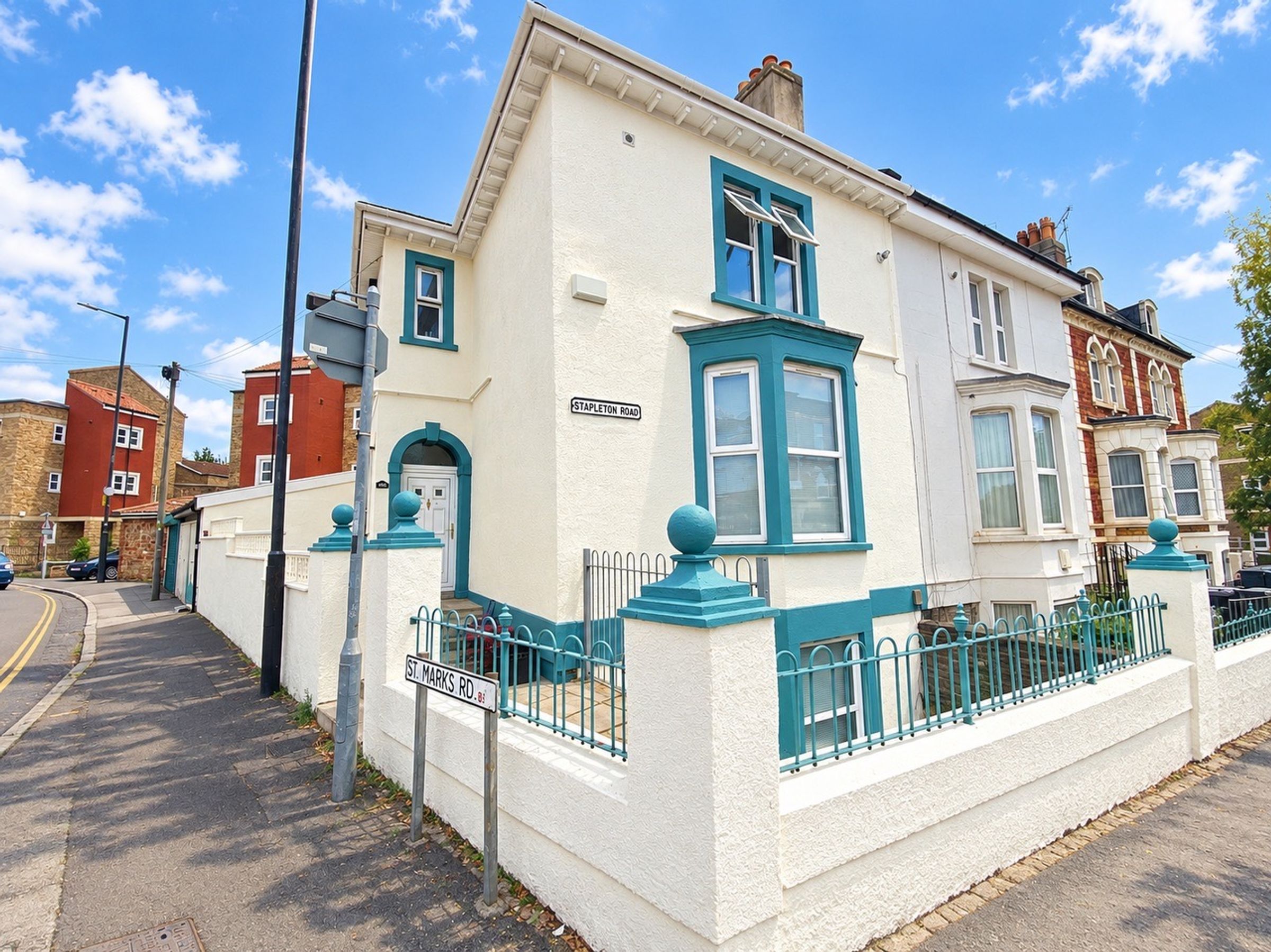 Flat Stapleton Road in Bristol