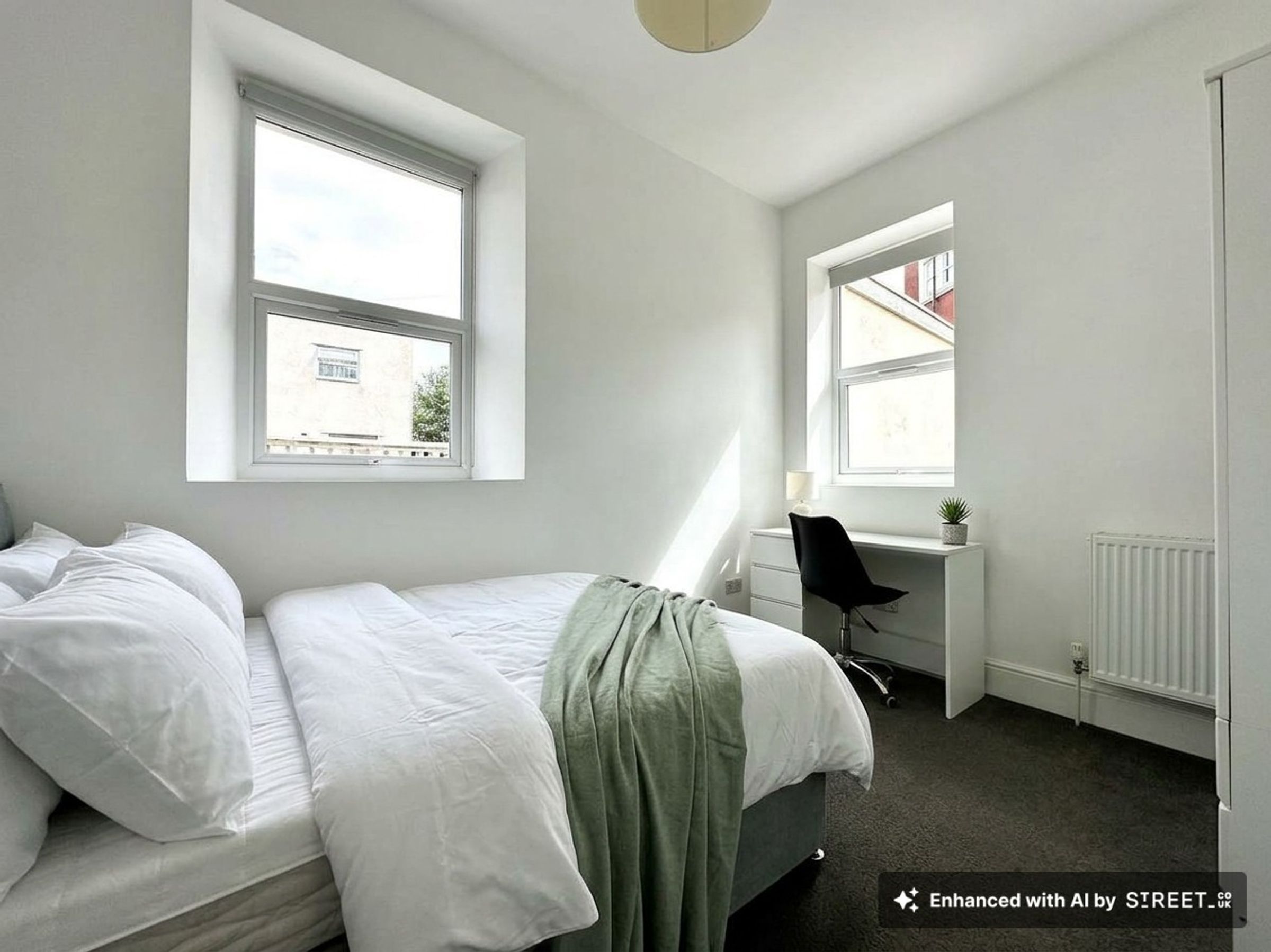 Flat Stapleton Road in Bristol