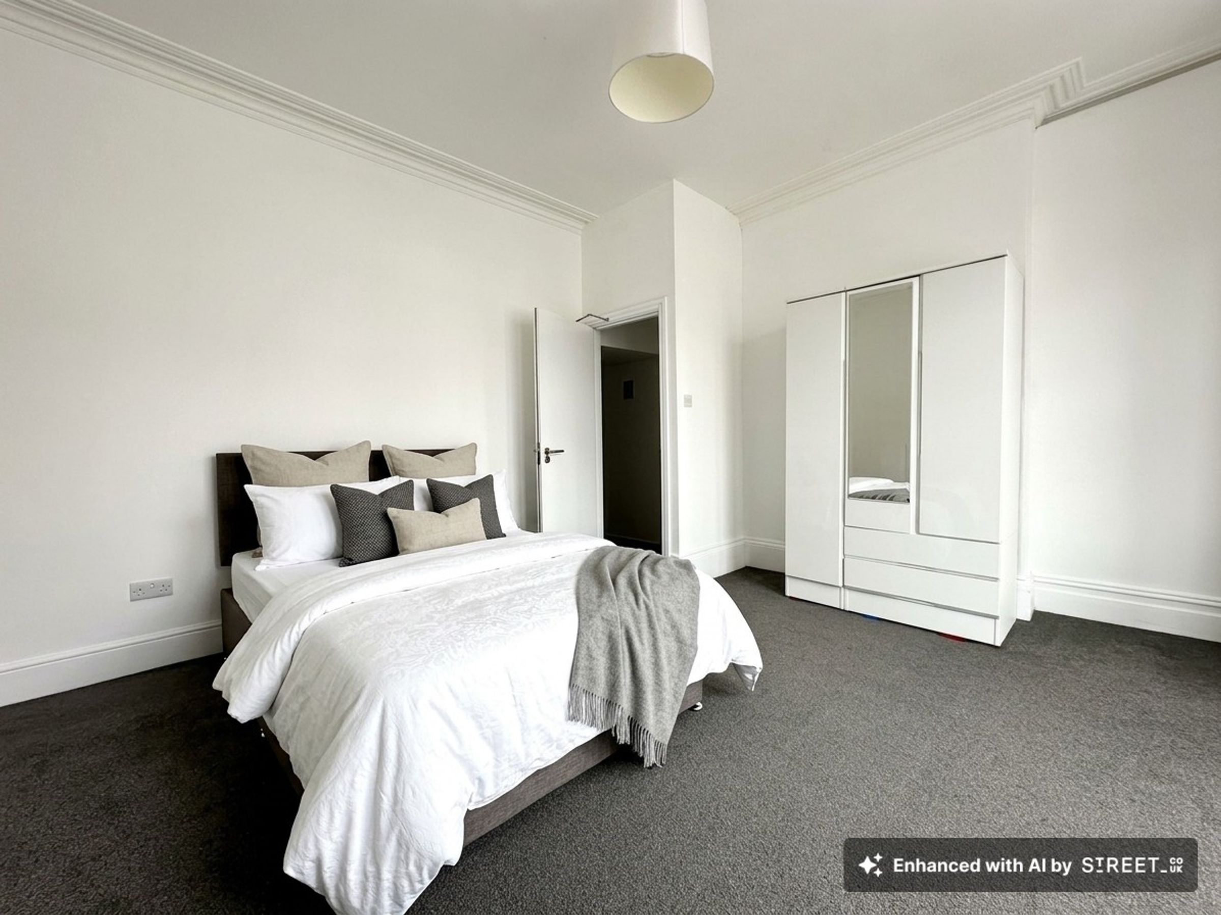 Flat Stapleton Road in Bristol