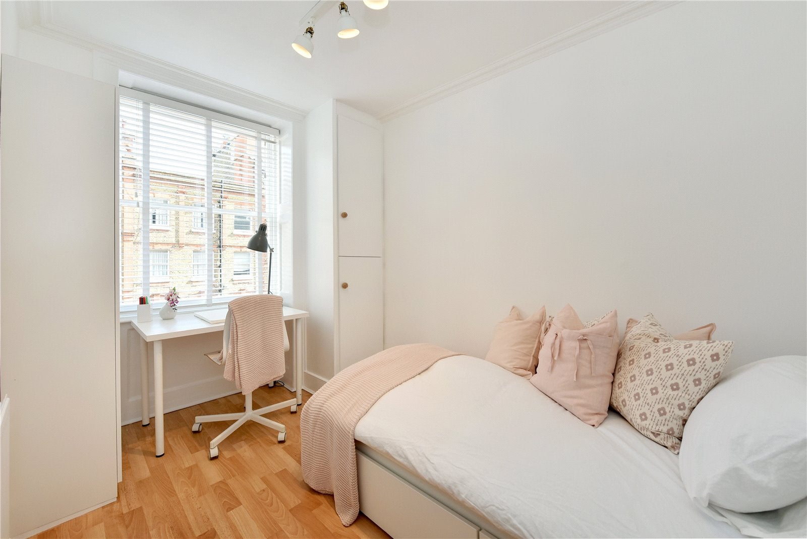 Flat Nottingham Place in City of Westminster