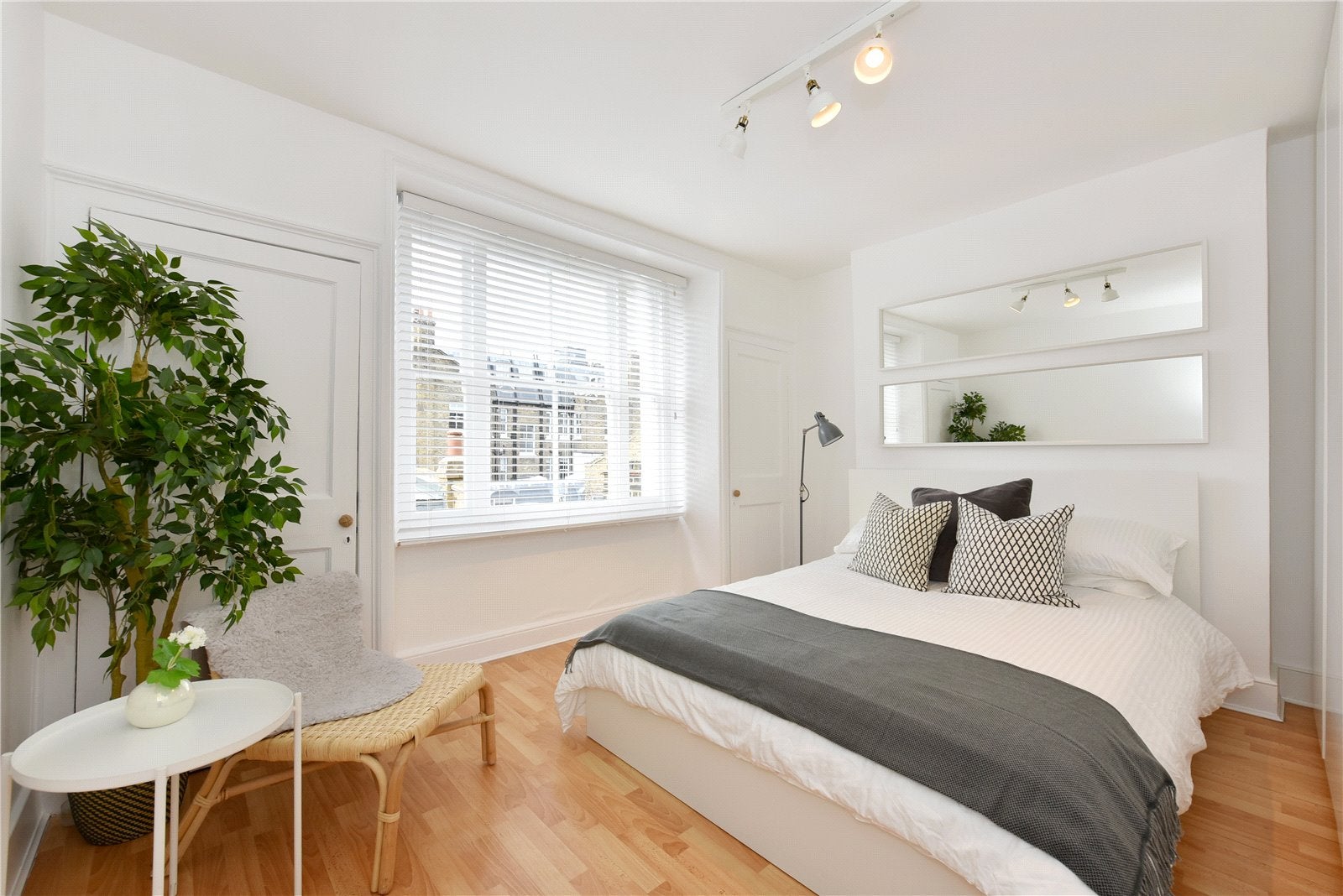 Flat Nottingham Place in City of Westminster