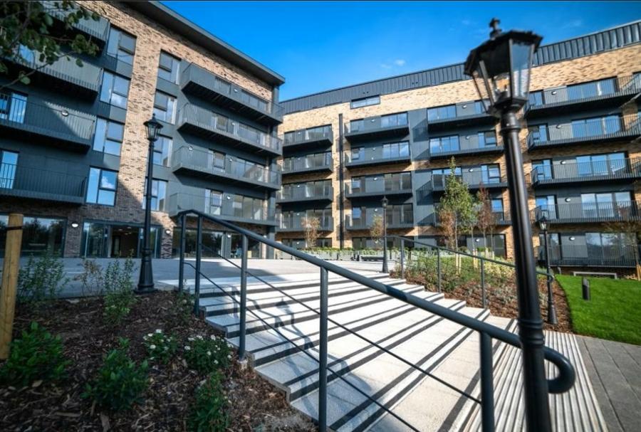 Flat Manorfield in Ashford