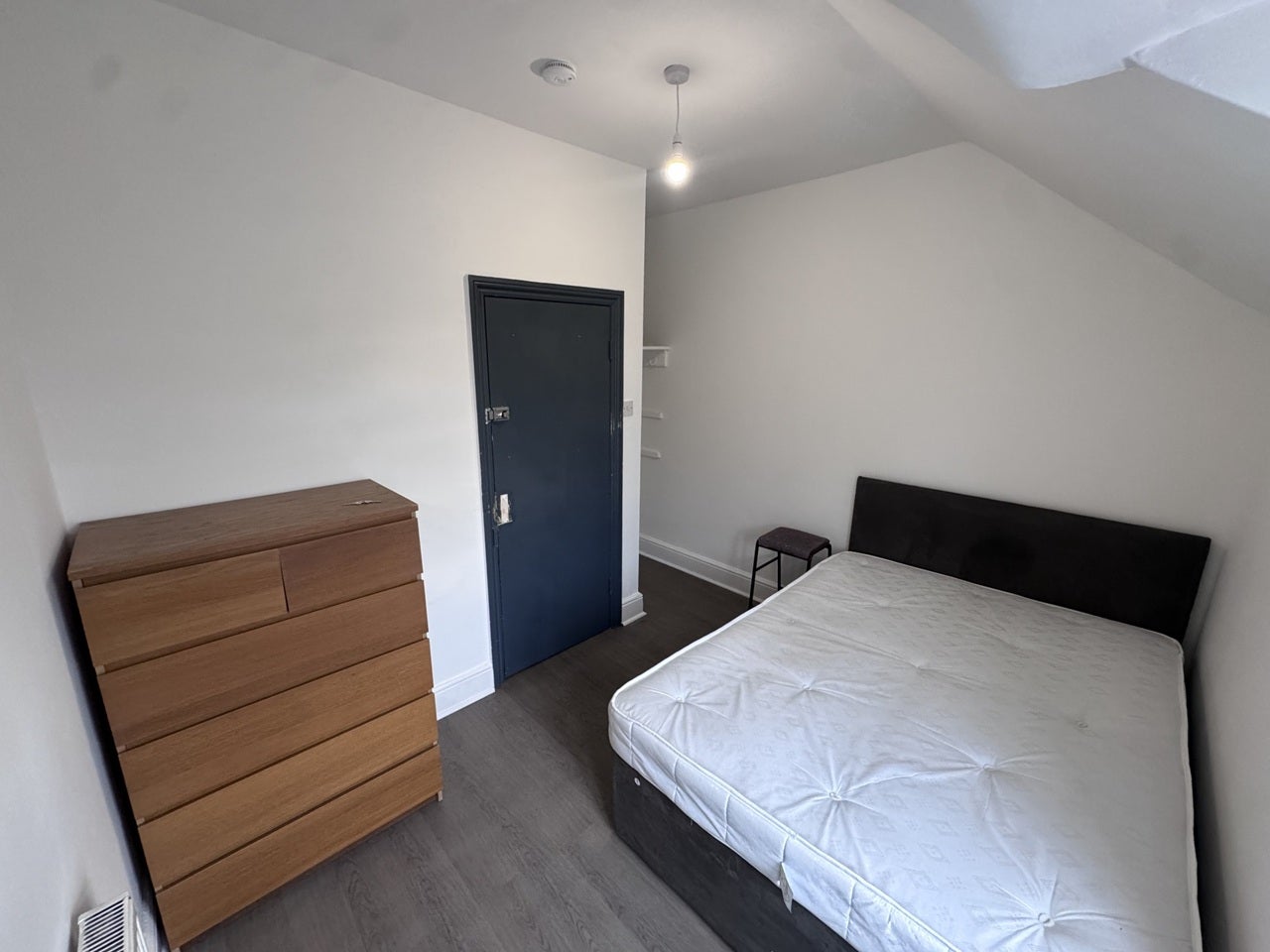 Room Widmore Road in Greater London