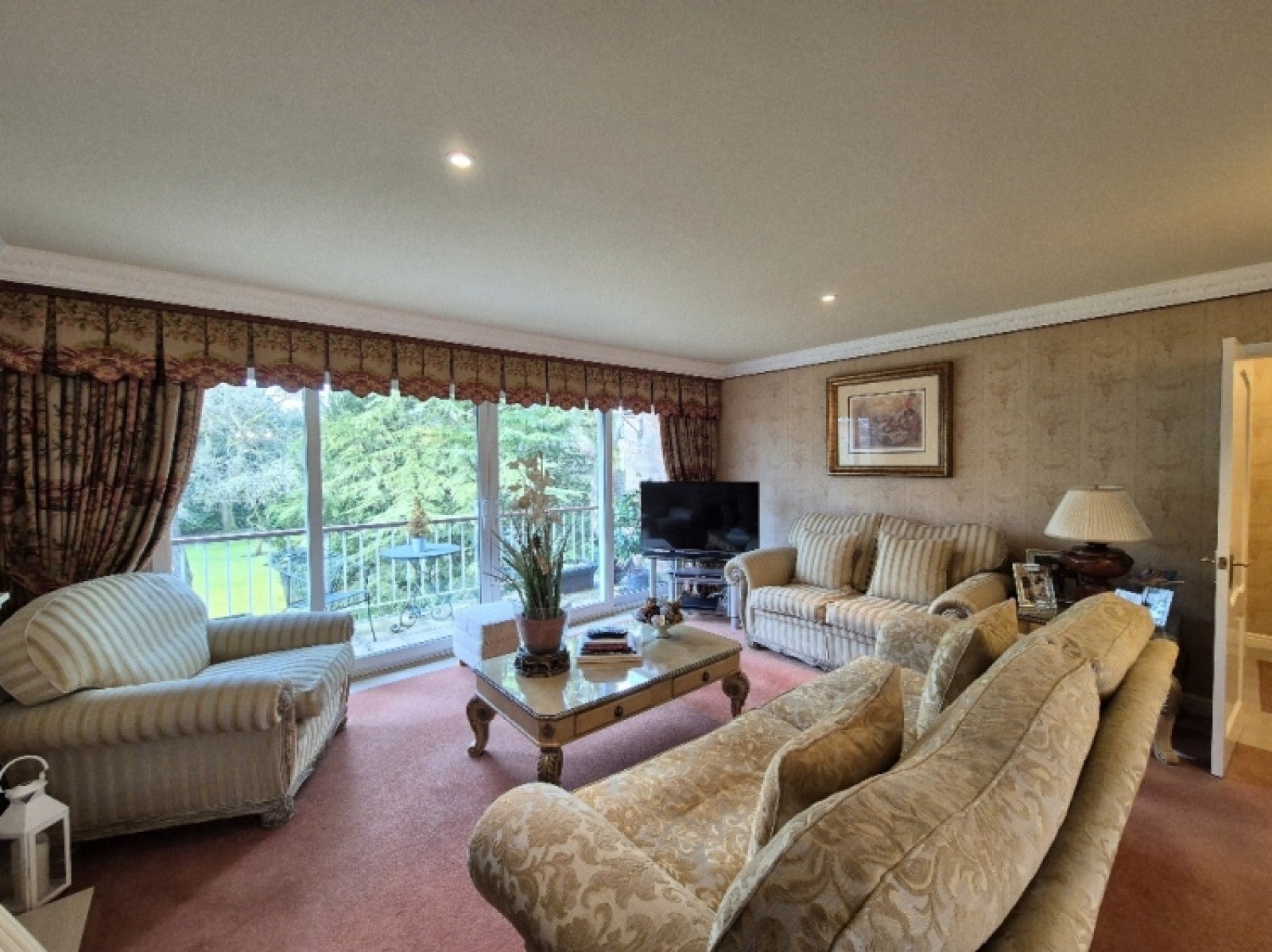 Flat Wesson Gardens in Halesowen