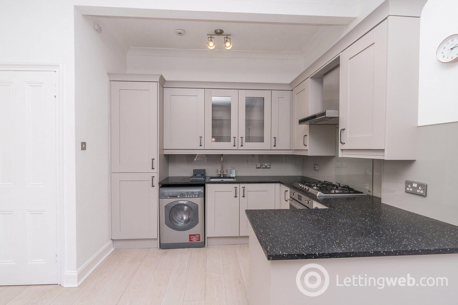 Flat Halmyre Street in Edinburgh
