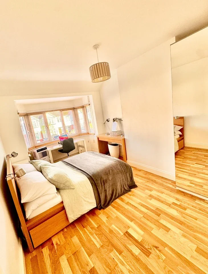 Room Towpath Way in Greater London