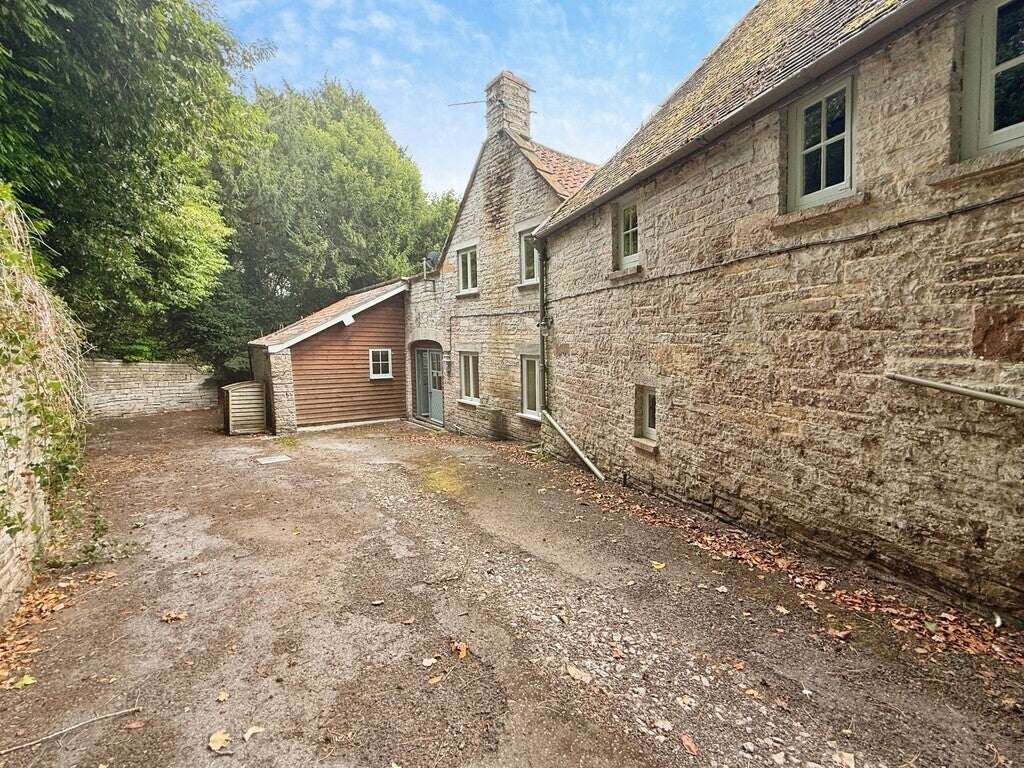 House B3151 in Somerton