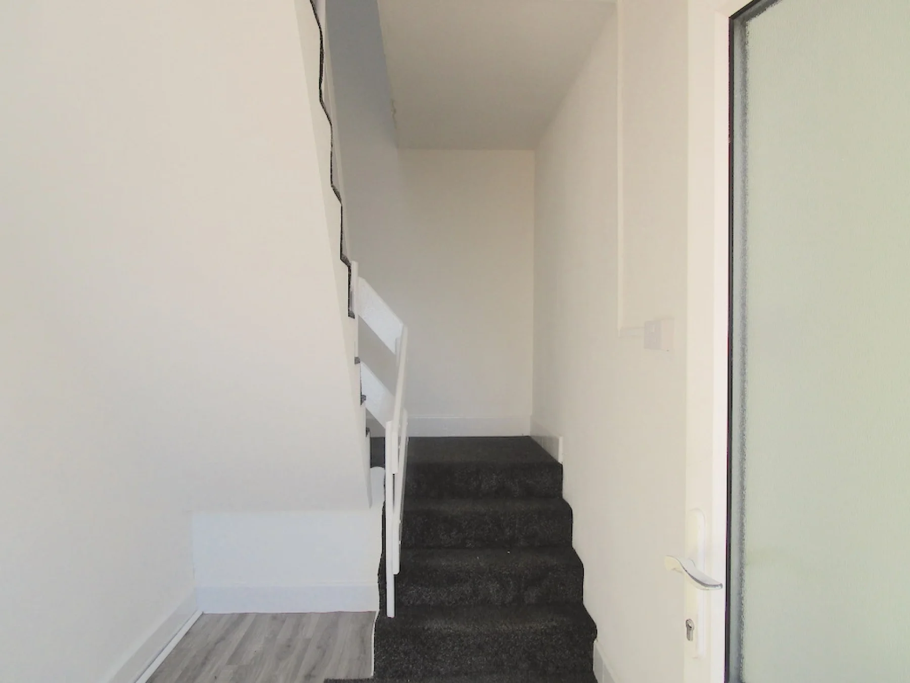 Flat Newbury Road in Dudley