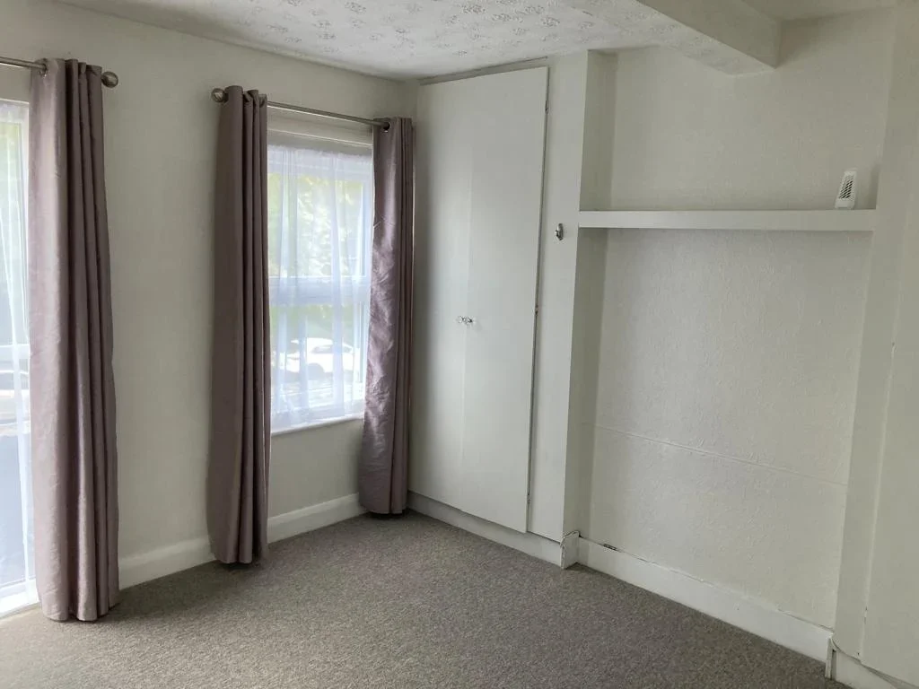 Flat North Approach in Watford