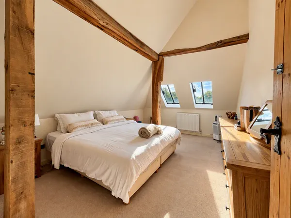 Flat Stocks Green Road in Tonbridge and Malling