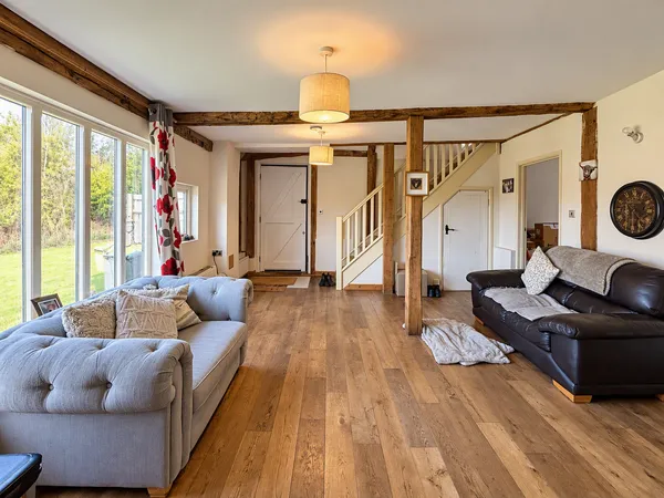Flat Stocks Green Road in Tonbridge and Malling
