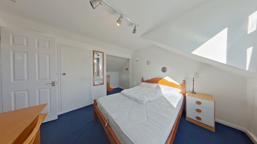 Room West Riding in St Albans
