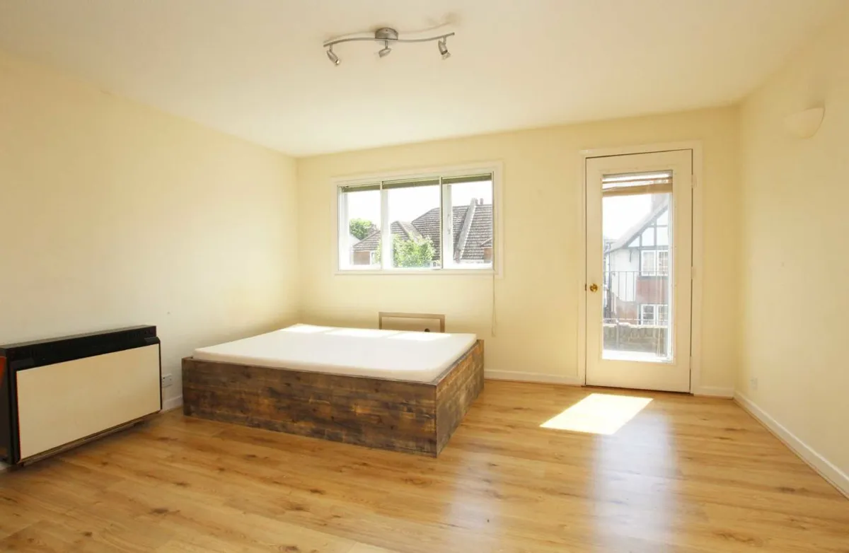 Flat Glenbuck Road in Greater London