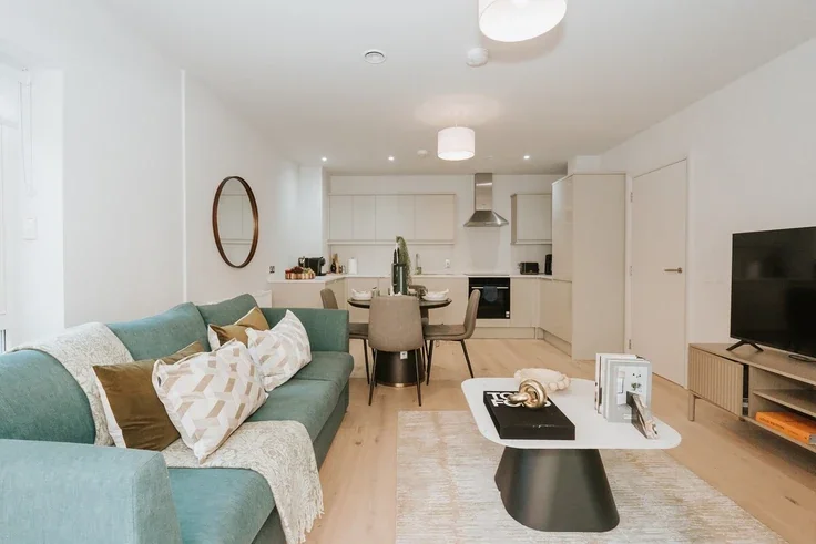 Flat Clapham High Street in Greater London