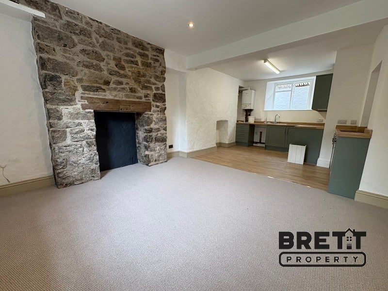 Flat Sycamore Street in Pembroke Dock