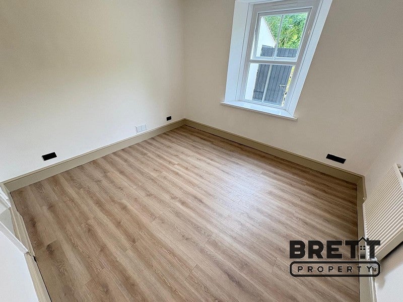 Flat Sycamore Street in Pembroke Dock