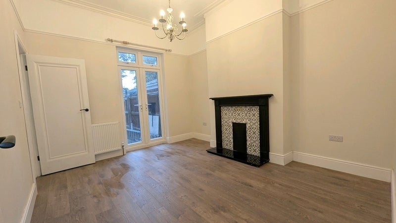 Room Oakfield Road in Birmingham