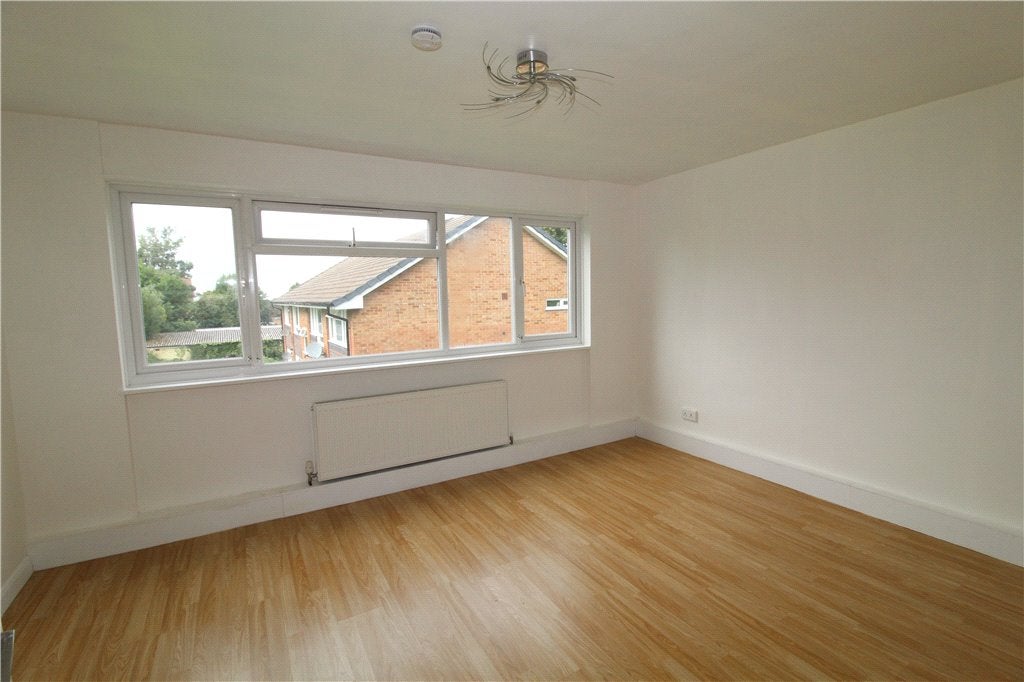 Flat Pampisford Road in Greater London