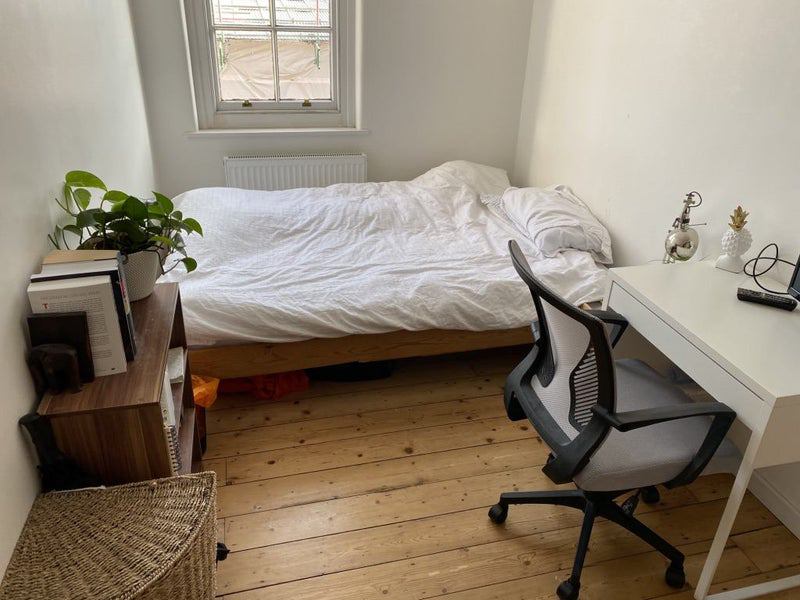 Room Webber Row in Greater London