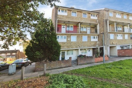 Flat Godstow Road in Greater London