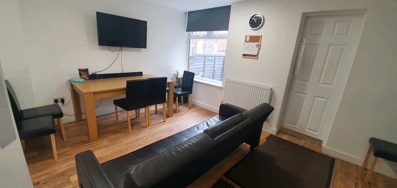 Room Smalldale Avenue in Manchester