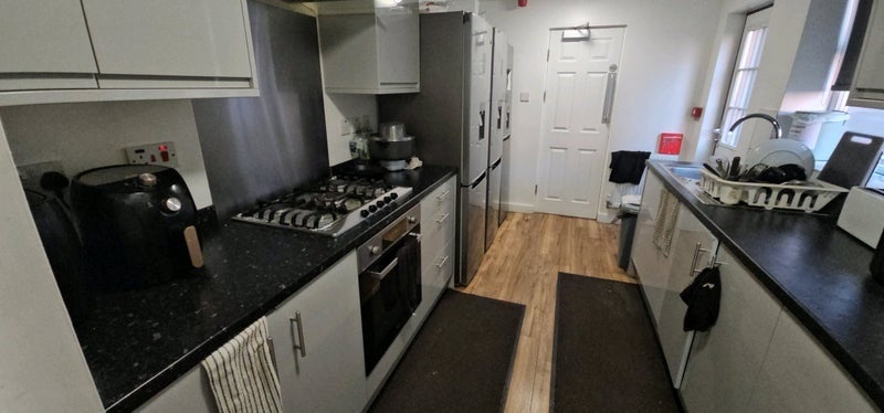 Room Smalldale Avenue in Manchester