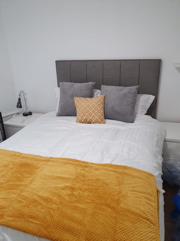 Room Smalldale Avenue in Manchester