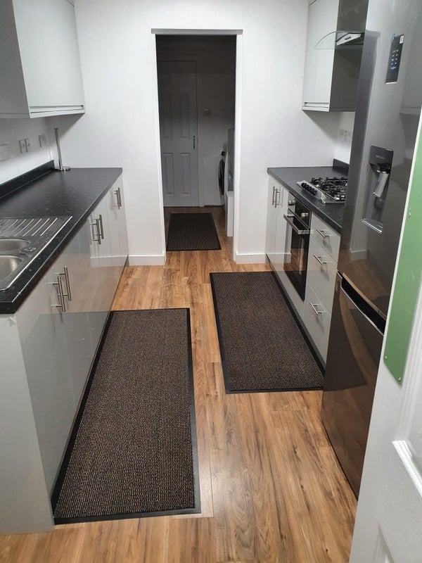 Room Smalldale Avenue in Manchester