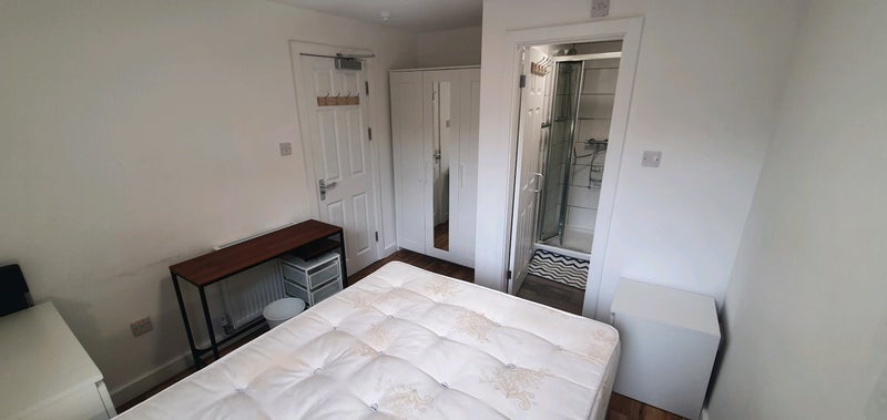 Room Smalldale Avenue in Manchester