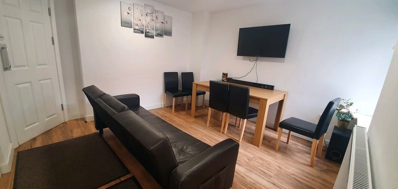 Room Smalldale Avenue in Manchester