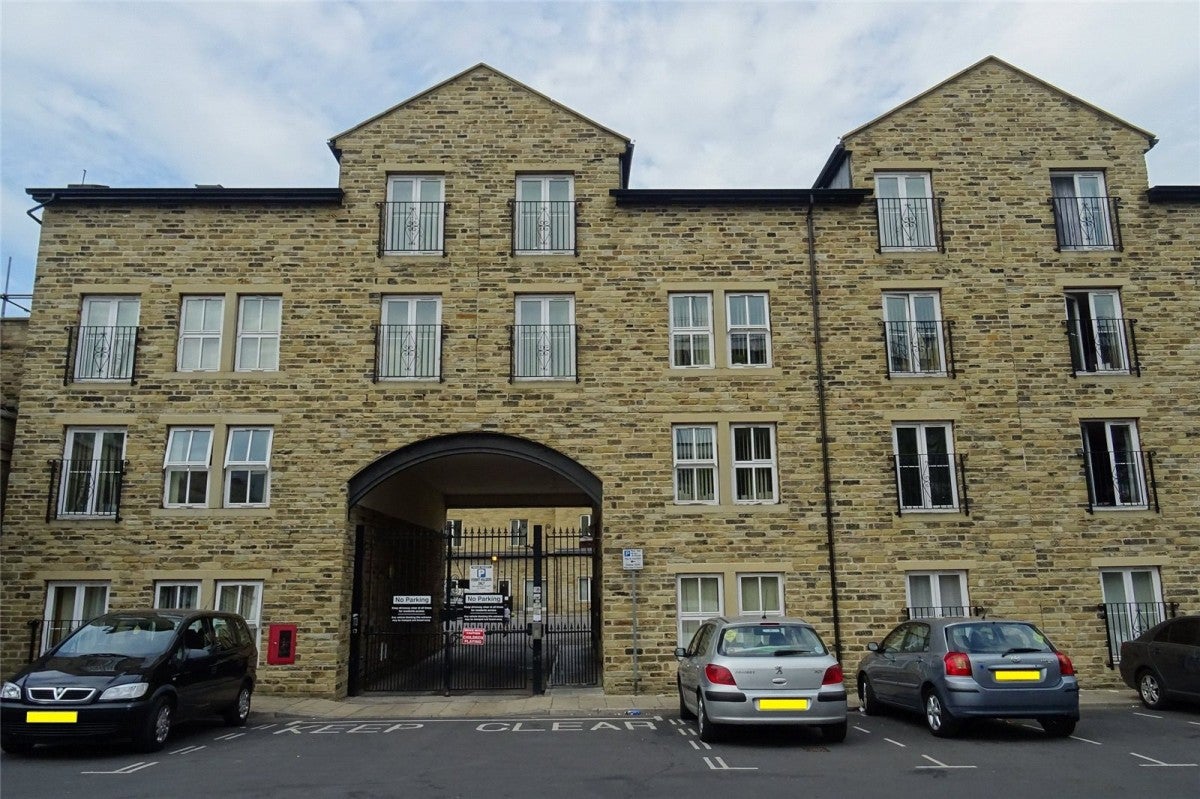 Flat Simes Street in Bradford