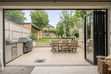 House Pathfield Road in Greater London