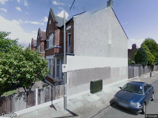 Flat Fernthorpe Road in Greater London