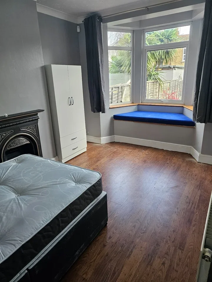 Room Fleetwood Avenue in Southend-on-Sea