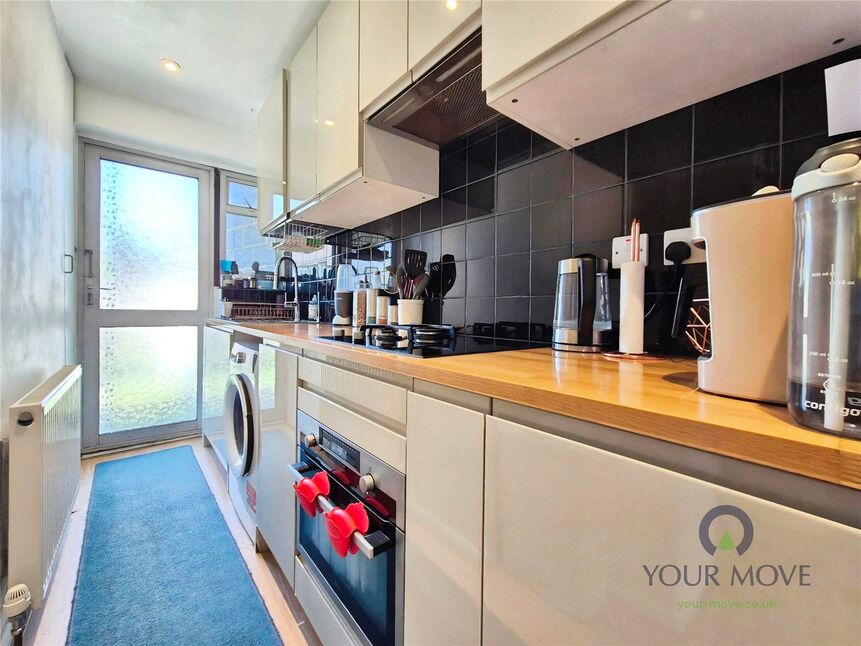 Flat Barnard Gardens in Greater London
