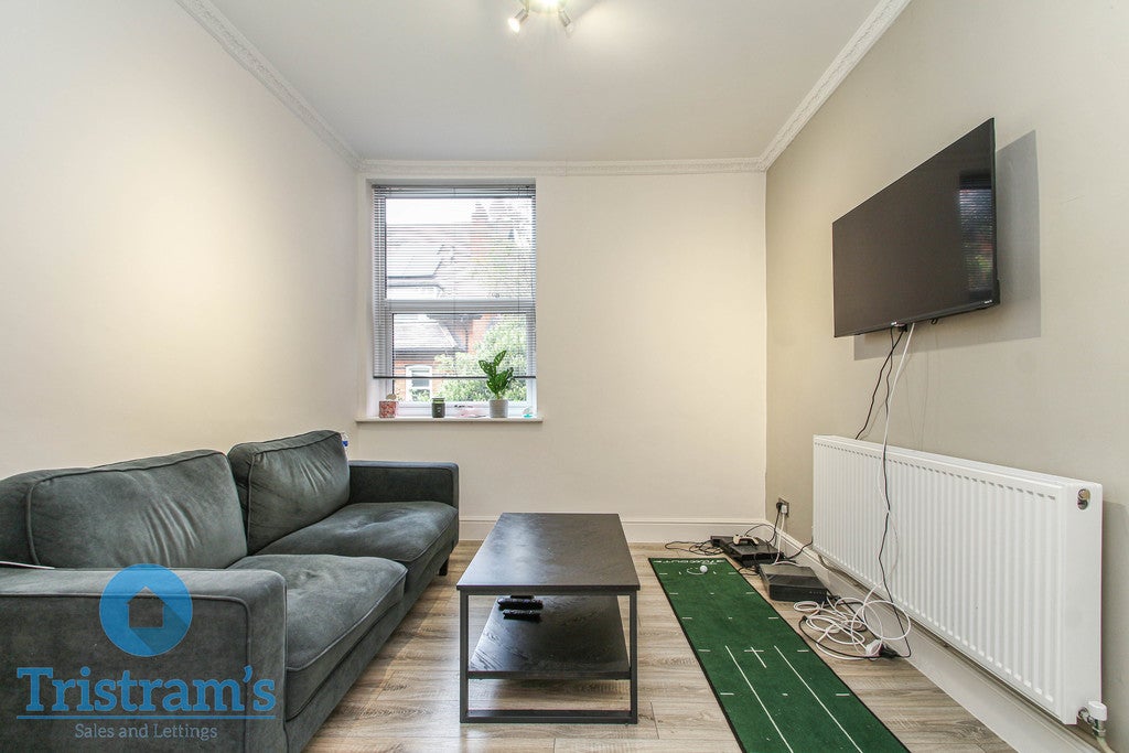 Room Mansfield Road in Nottingham