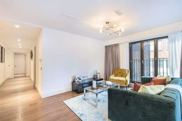 Flat Bateman Street in City of Westminster