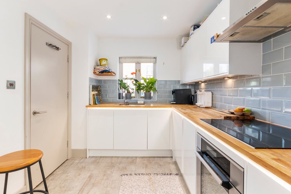 House Hydethorpe Road in Greater London