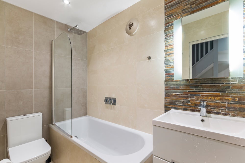 House Hydethorpe Road in Greater London