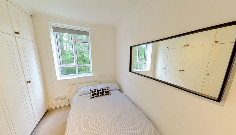 Room Lancaster Court in Greater London