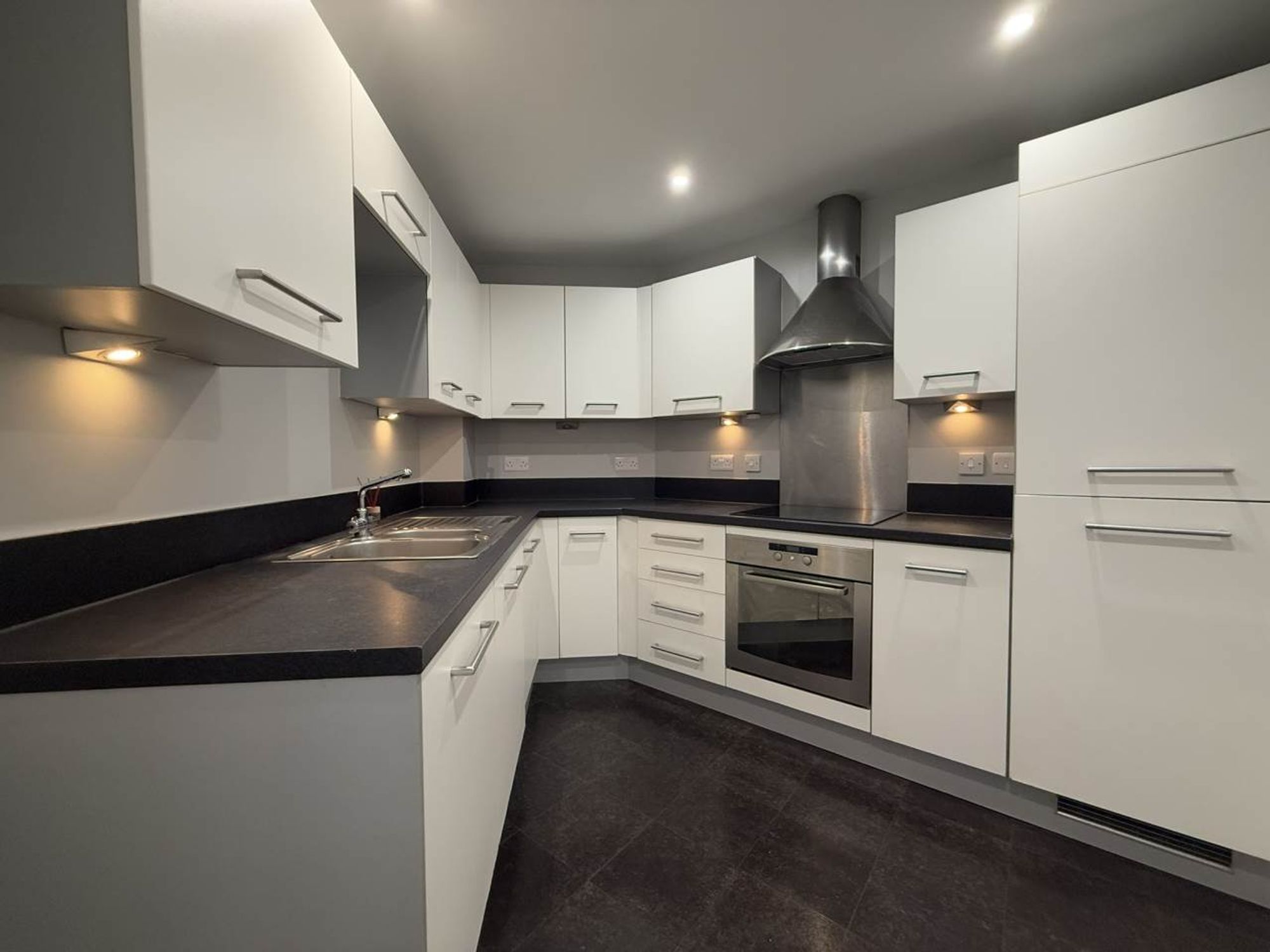 Flat Addison Road in Tunbridge Wells