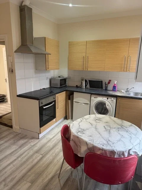 Flat Cobbold Road in Greater London