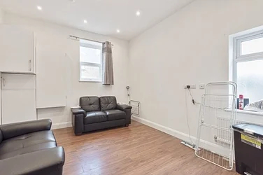 Flat Ufford Street in Greater London