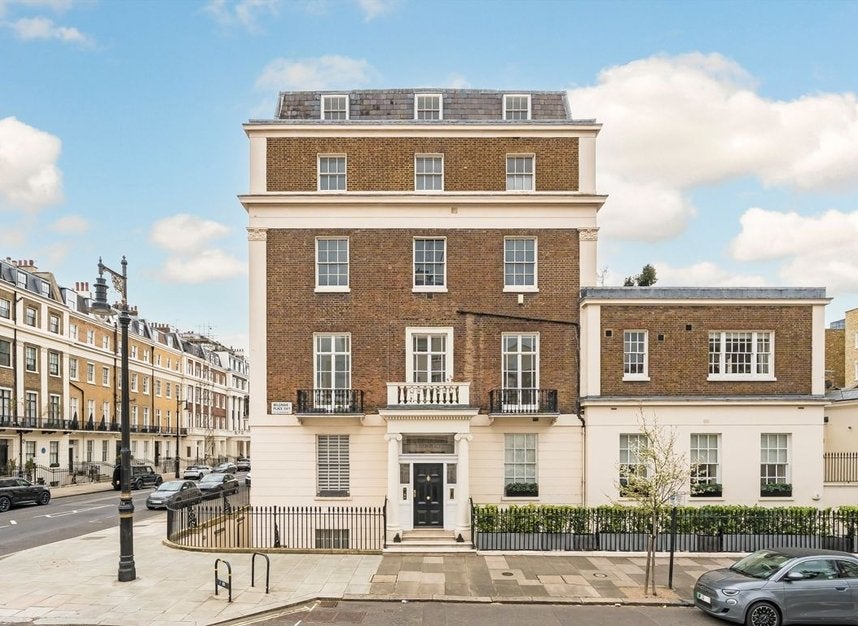 Flat Eaton Place in City of Westminster